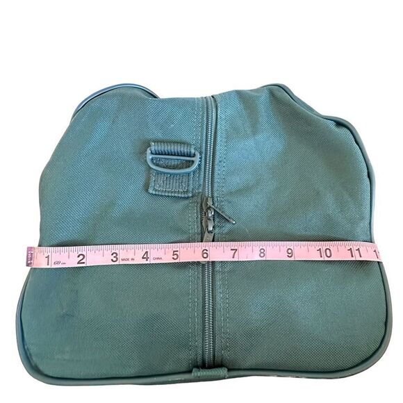 Delsey ~ Green Overnight/Duffle Bag ~ Gently used ~ shoulder strap included - Picture 8 of 12